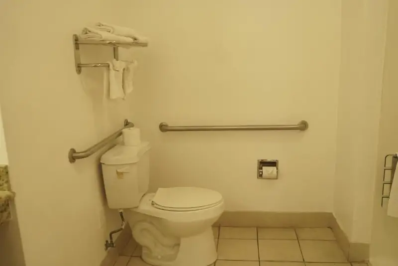 King Room with Mobility/Hearing Impaired Access - Non-Smoking