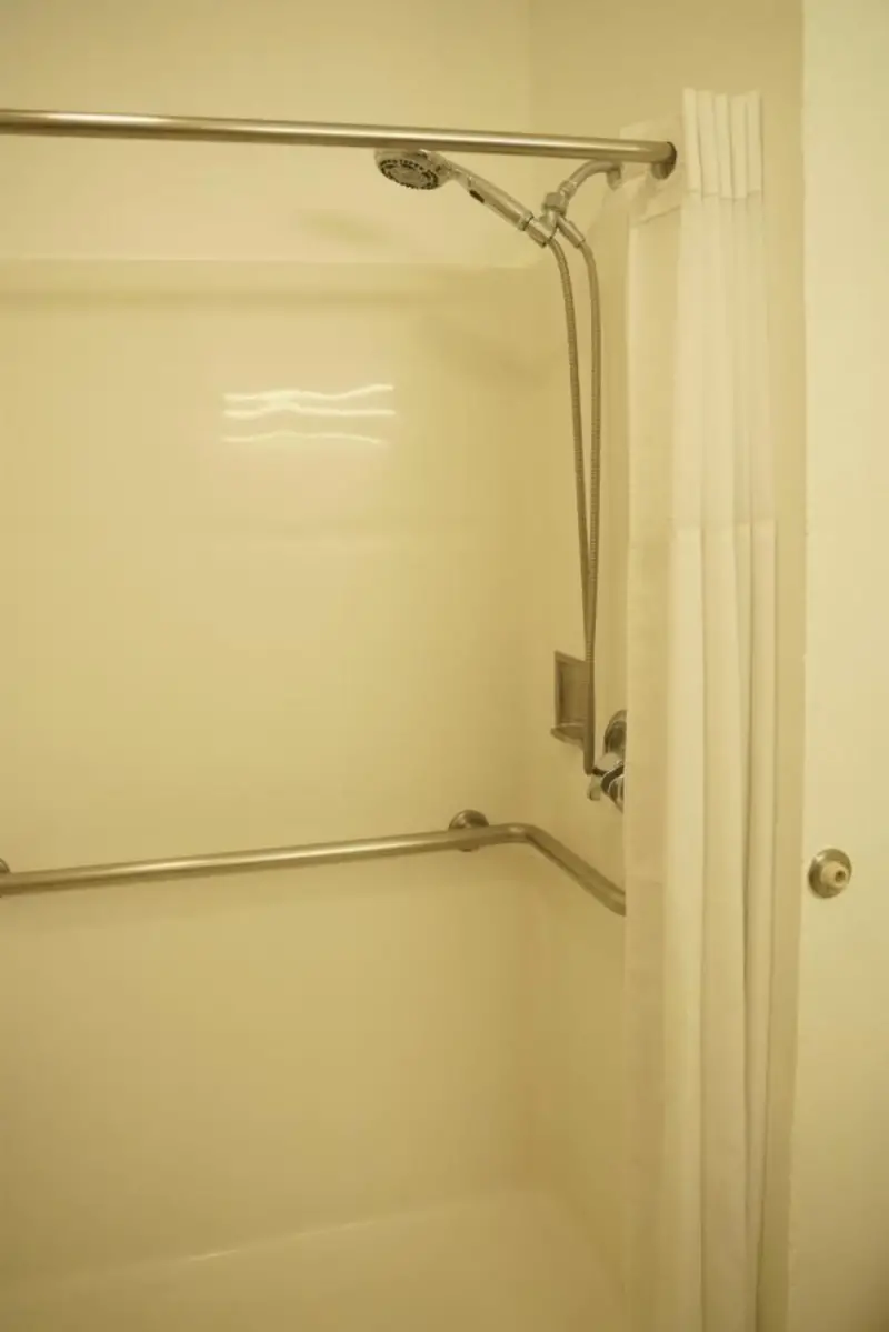 Deluxe King Room with Mobility/Hearing Impaired Access - Non-Smoking